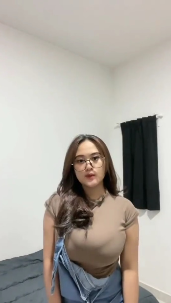 looking makes it uuhhooott_01