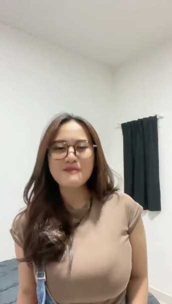 looking makes it uuhhooott_01