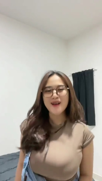 looking makes it uuhhooott_01