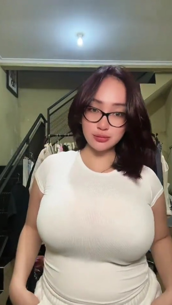 looking makes it uuhhooott_01