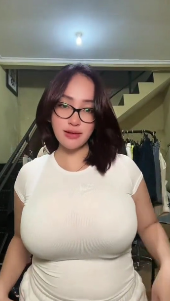 looking makes it uuhhooott_01