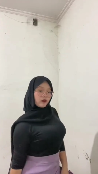 looking makes it uuhhooott_01