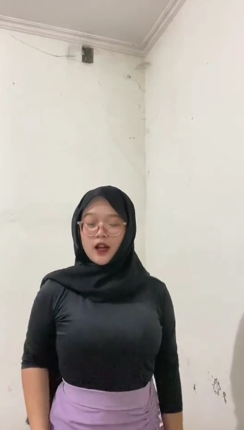 looking makes it uuhhooott_01