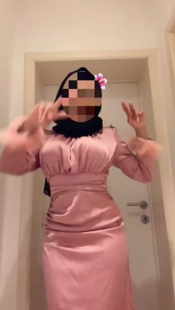 looking makes it uuhhooott_01