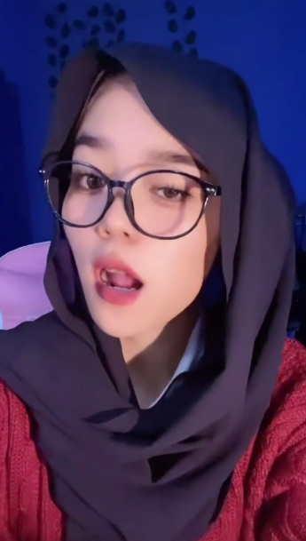 looking makes it uuhhooott_01