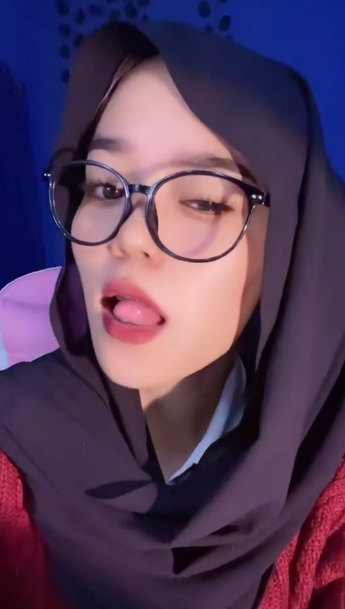 looking makes it uuhhooott_01