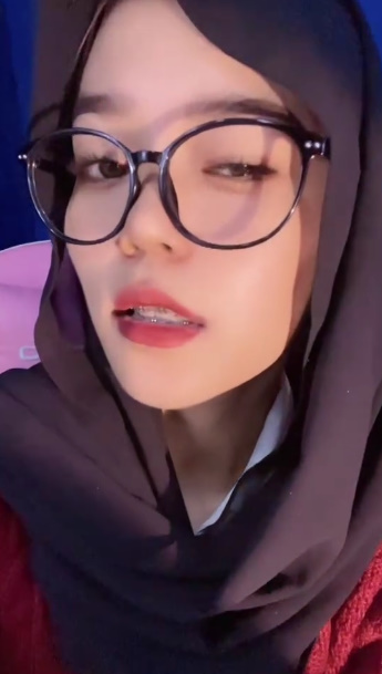 looking makes it uuhhooott_01