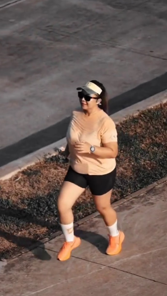 looking makes it uuhhooott_01