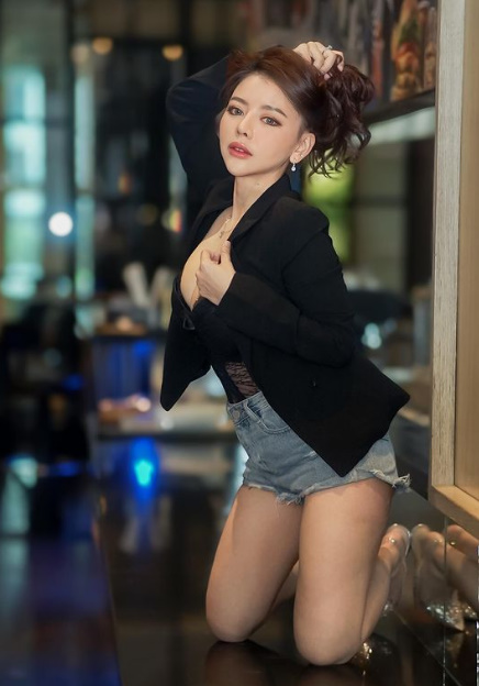 looking makes it uuhhooott_03