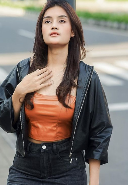 looking makes it uuhhooott_03