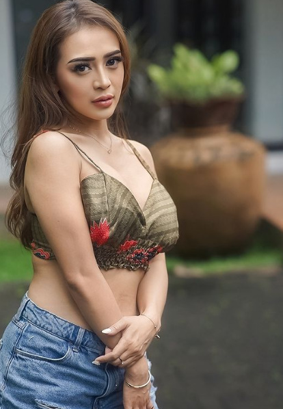 looking makes it uuhhooott_03