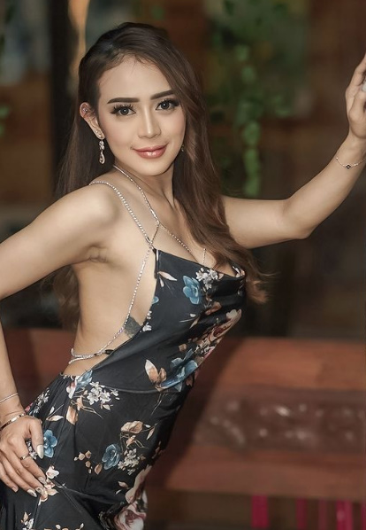 looking makes it uuhhooott_03