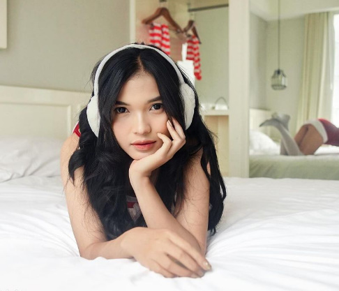 looking makes it uuhhooott_03