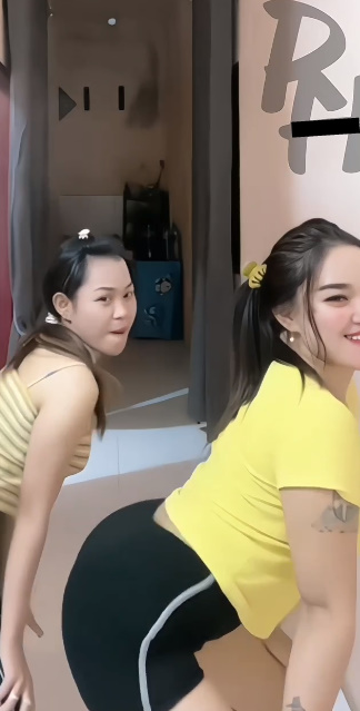 looking makes it uuhhooott_04