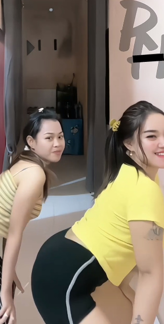 looking makes it uuhhooott_04