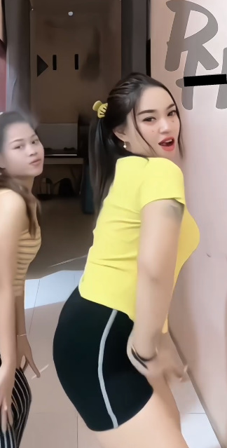 looking makes it uuhhooott_04