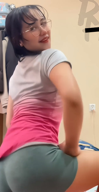 looking makes it uuhhooott_04