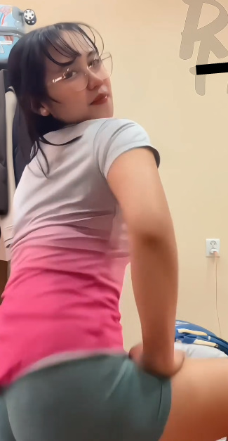 looking makes it uuhhooott_04