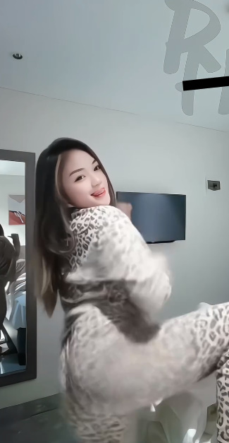 looking makes it uuhhooott_04