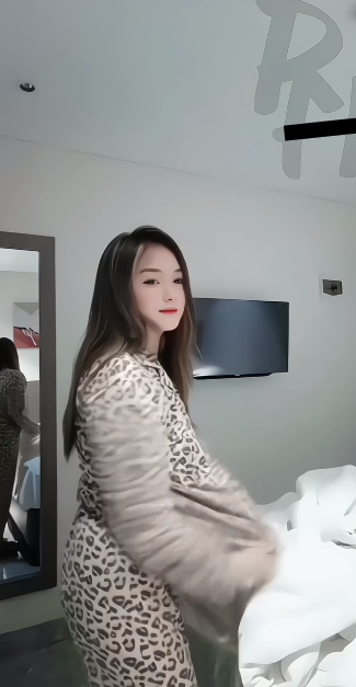 looking makes it uuhhooott_04