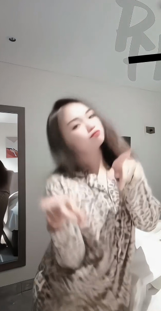 looking makes it uuhhooott_04