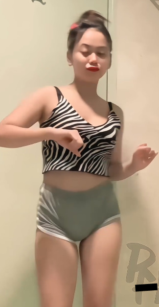 looking makes it uuhhooott_04