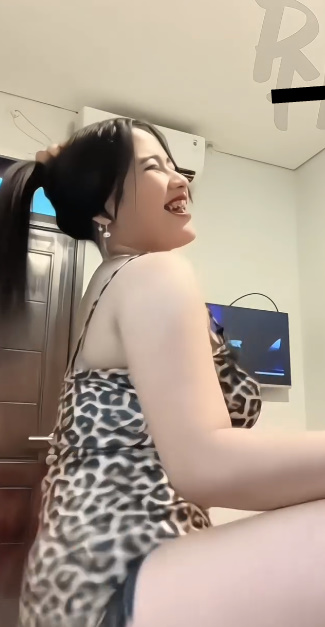 looking makes it uuhhooott_04