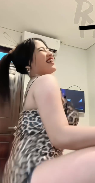 looking makes it uuhhooott_04