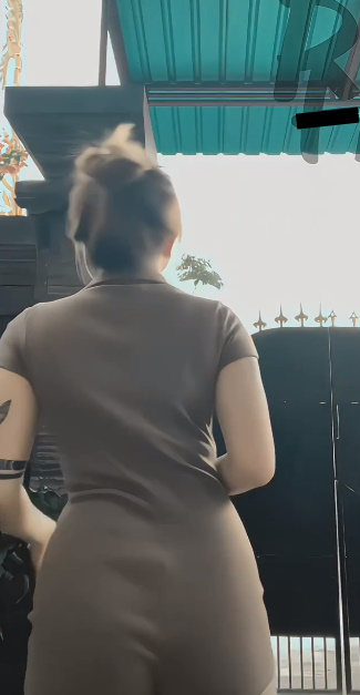 looking makes it uuhhooott_04