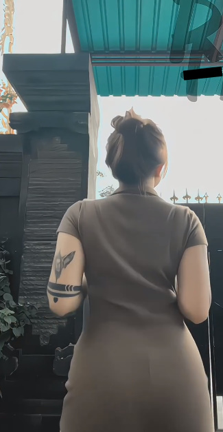 looking makes it uuhhooott_04