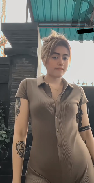 looking makes it uuhhooott_04