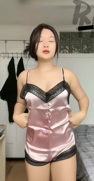 looking makes it uuhhooott_04