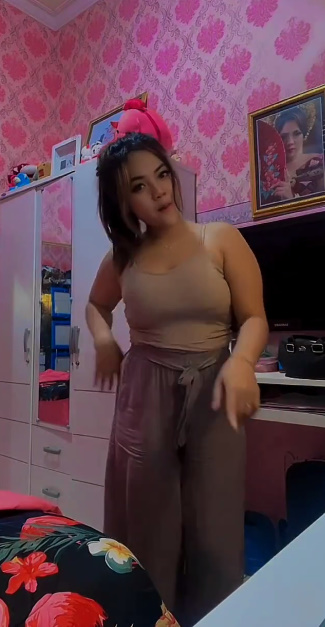 looking makes it uuhhooott_04