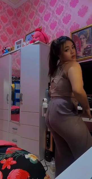 looking makes it uuhhooott_04