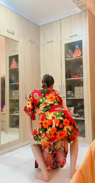 looking makes it uuhhooott_04