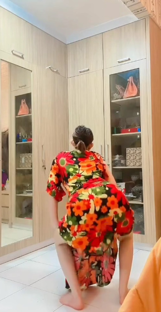 looking makes it uuhhooott_04