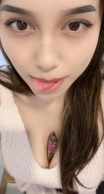 looking makes it uuhhooott_05