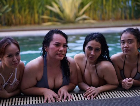 looking makes it uuhhooott_07