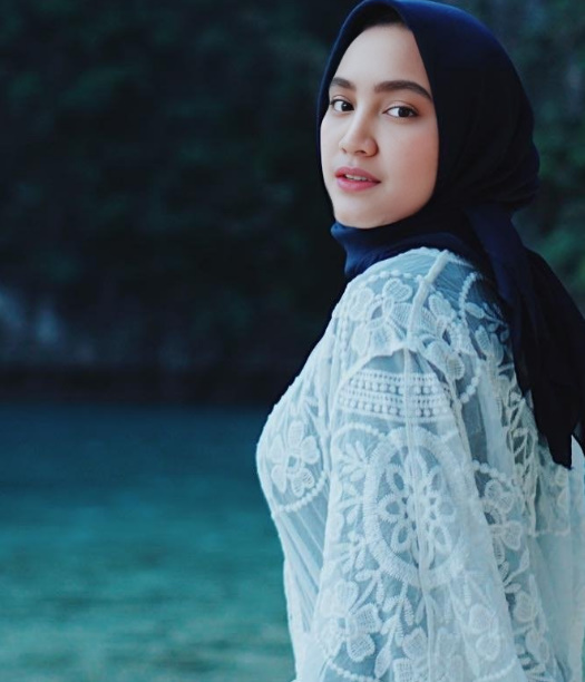 looking makes it uuhhooott_12