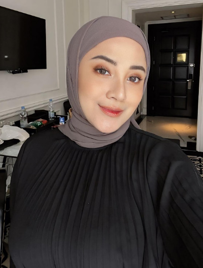 looking makes it uuhhooott_12