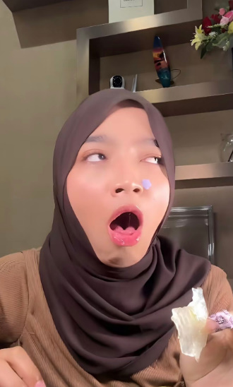 looking makes it uuhhooott_12