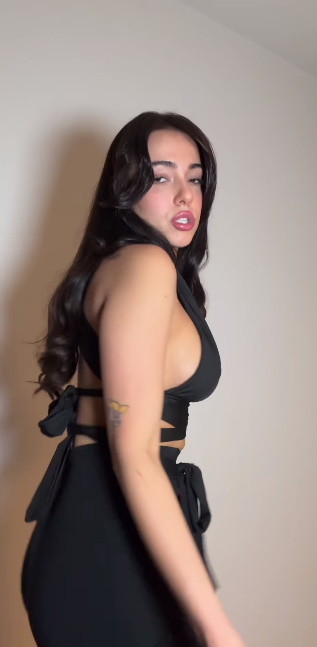 looking makes it uuhhooott_26