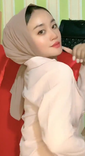 looking makes it uuhhooott_29