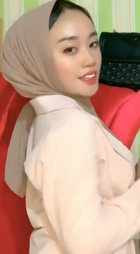 looking makes it uuhhooott_29