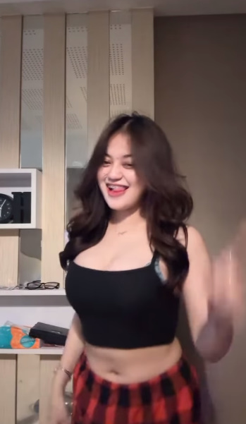 looking makes it uuhhooott_34