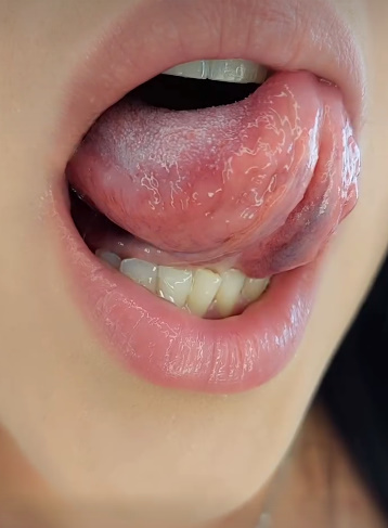 looking makes it uuhhooott_35