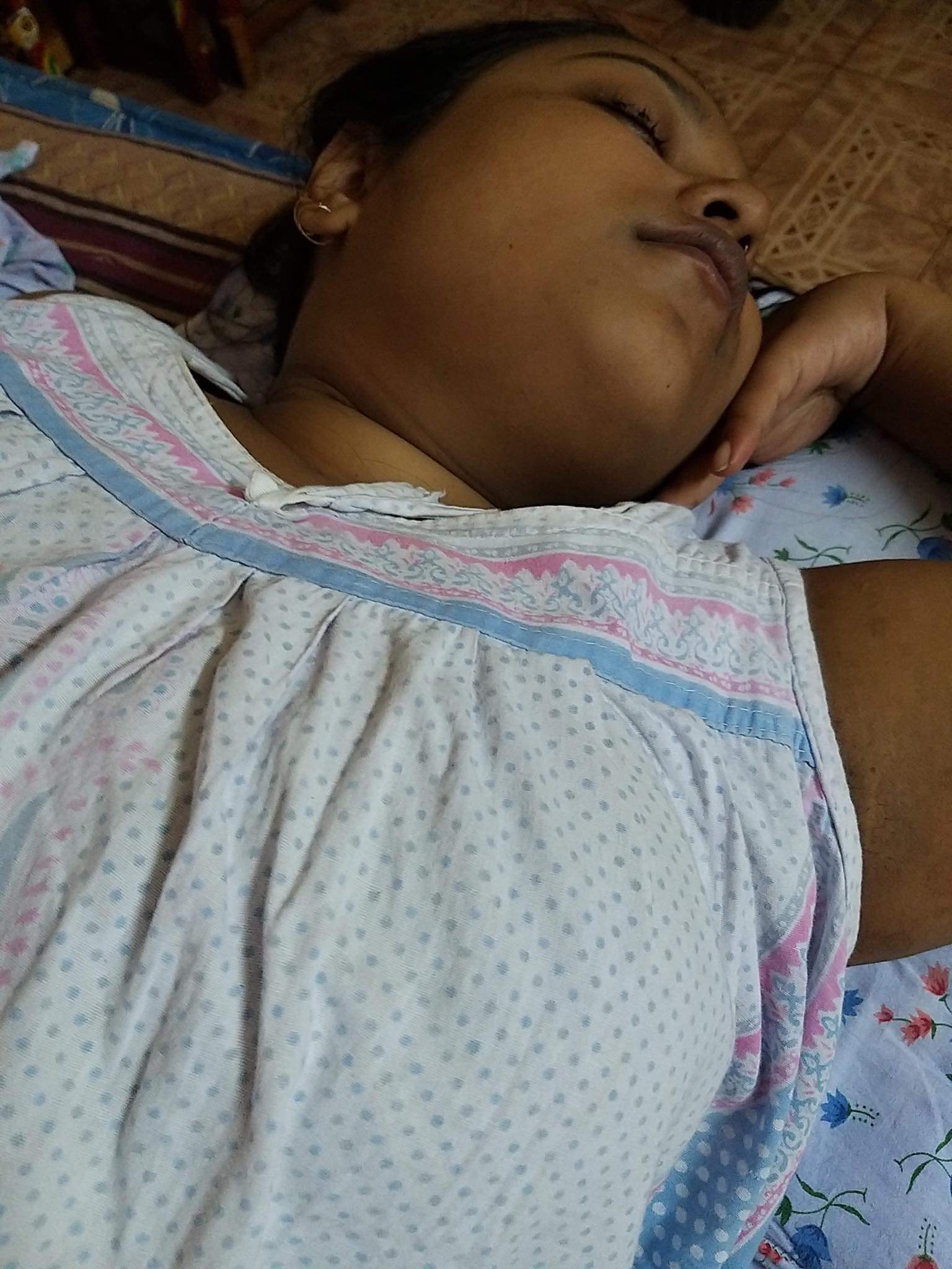 Indian Busty Chubby bebe pic