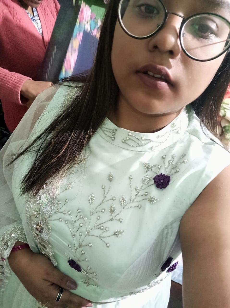 Indian Busty Chubby bebe pic