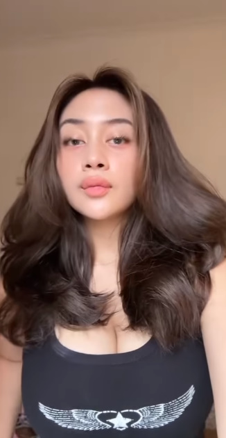 looking makes it uuhhooott_38