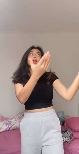 looking makes it uuhhooott_38